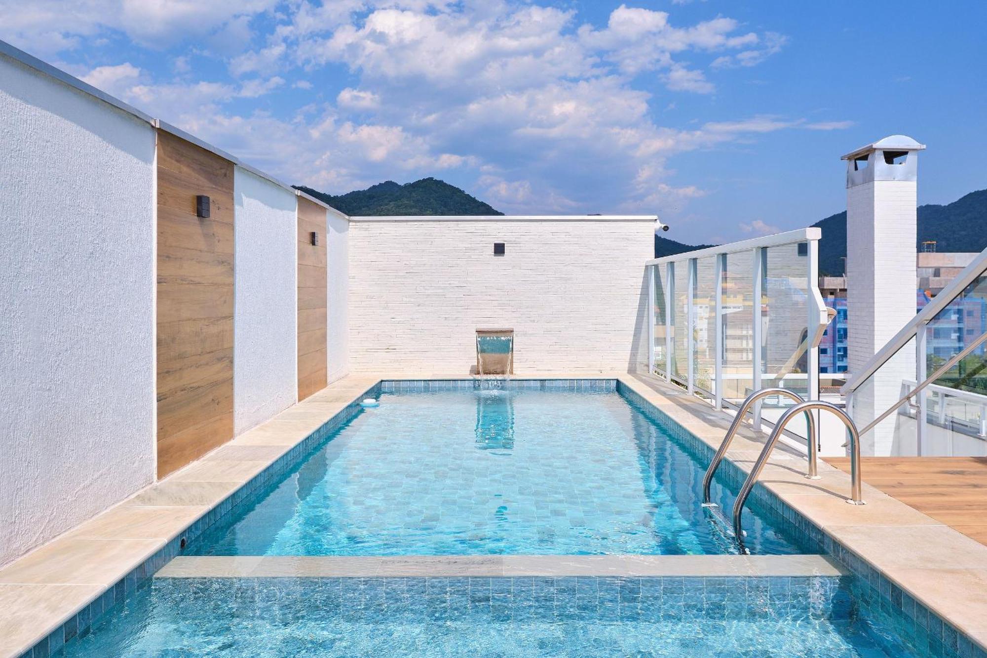 Af-39 NOVO, AR, PISCINA, CHARMOSO E BEM LOCALIZADO Ubatuba Exterior foto
